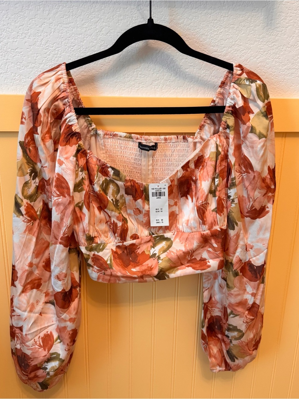 Abercrombie & Fitch Floral crop top